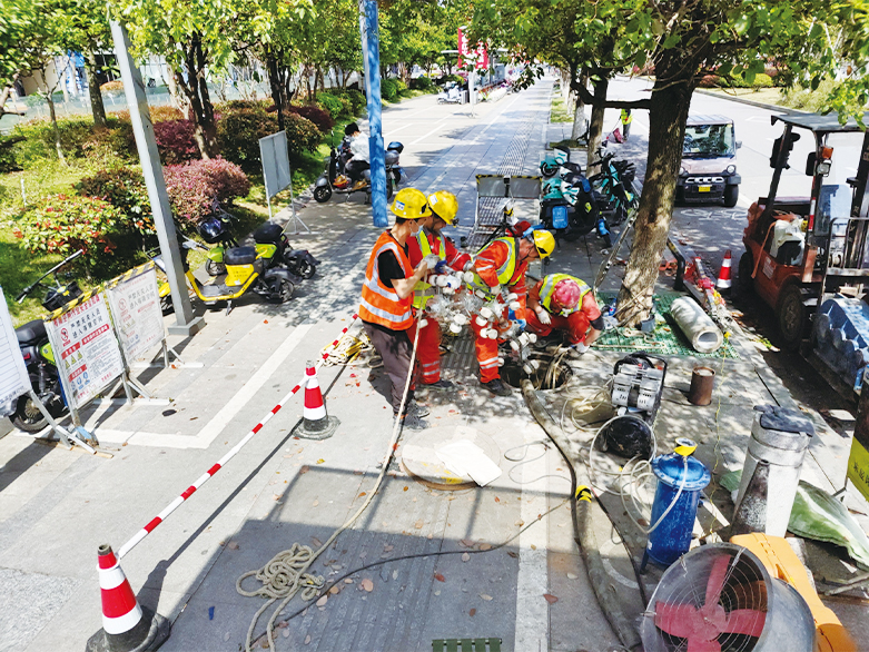 拜泉UV-CIPP紫外光固化修复